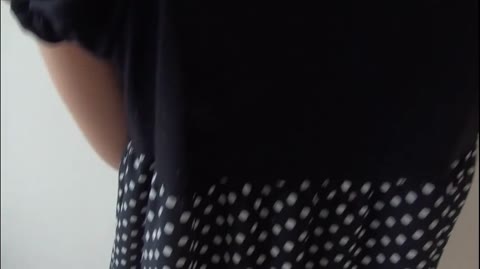         ショートヘアのお洒落な短大生と諭吉〇マイで割り切りSEX
    