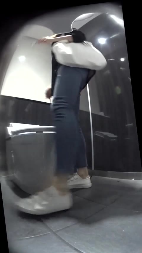         おしっこと嘔吐
    