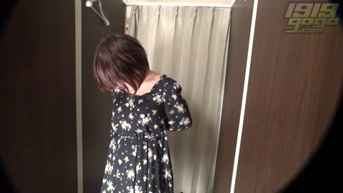         1919gogo Changing room dwk012_0240_01
    