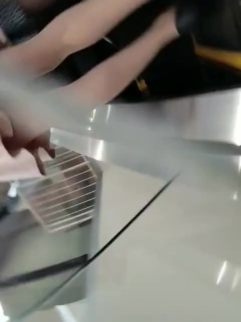         エスカレーター 盗撮
    