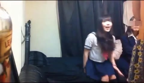         【隠し撮り】巨乳JK2人と3p サンプル
    