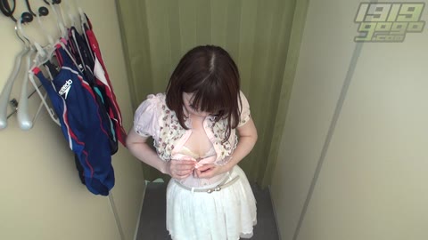         Swimming Shop dwkm01_0240_01
    