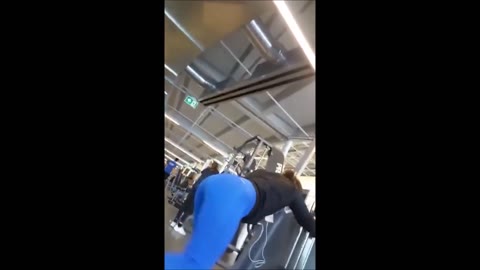         ジムに通うエチエチボディの女の子達
    