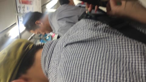         ギャルのお尻を…
    