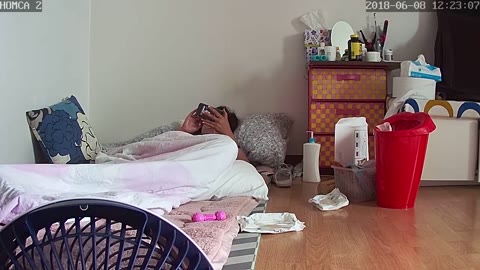         お昼にはAV見ながらクリトリスオナニーが日課他全５名
    