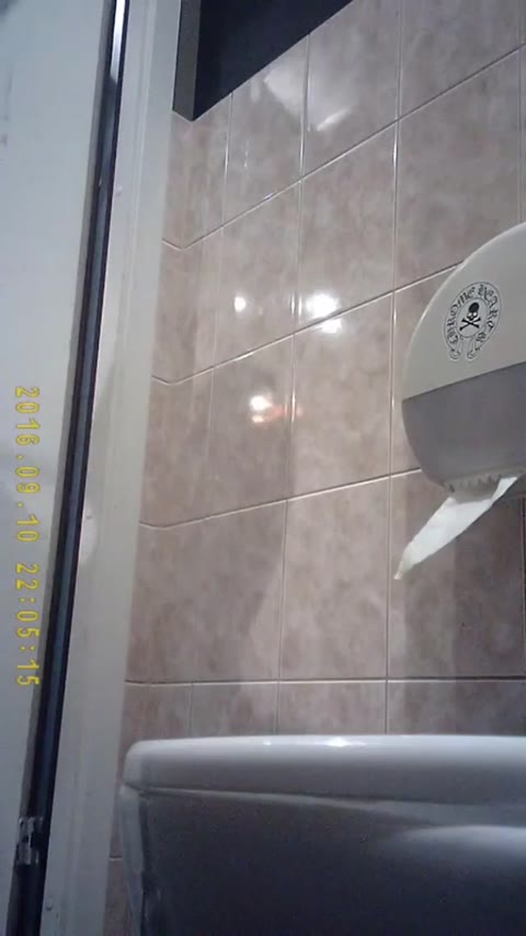         バスルームでアメリカの大学生をスパイ2
    