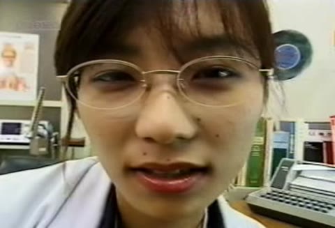         メガネ3人。保健の先生、ほか
    