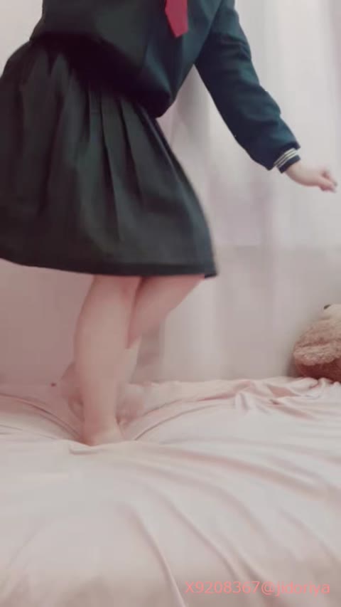         【C2】カナダと日本のハーフCちゃん 制服編
    