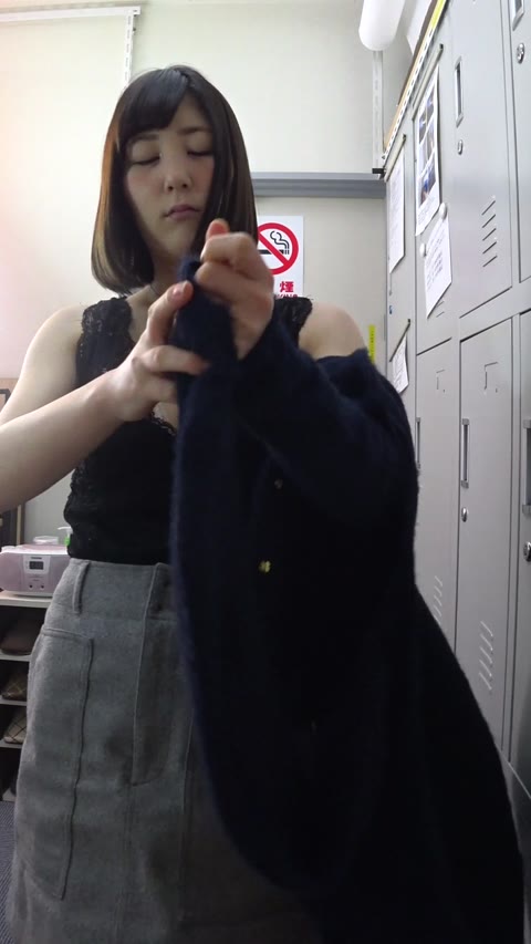         【素人・個人撮影】下着NGの個人撮影会で隠撮　りょうちゃん《着替え》
    