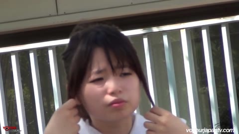         PRETTY PANTY PEEKABOO
    