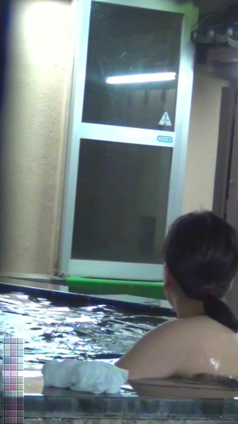         部活終わりのC達の露天風呂2
    