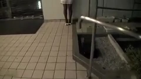         ナンパした美人妻と車の中でハメ撮りＳＥＸ
    