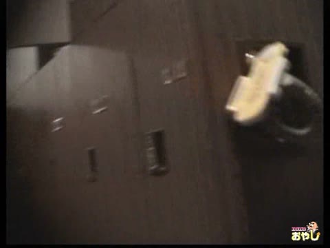         盗撮。夏のプール。更衣室
    