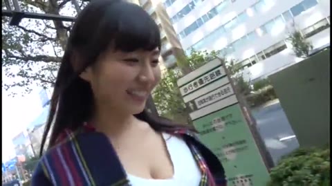         Ｇカップ美少女が乳を揺らしながら
    