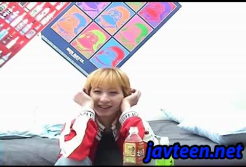         ナンパした１８歳現役女子高生を盗撮部屋に連れ込んで・・・
    