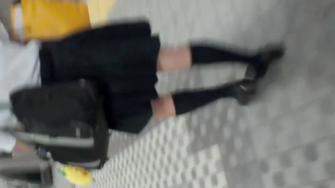         汗びちょびちょJK vol.2 ハンカチを胸に突っ込む
    