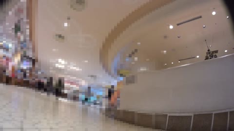         透明の床ではしゃぐギャル2人組両方生パン【動画】その１９
    