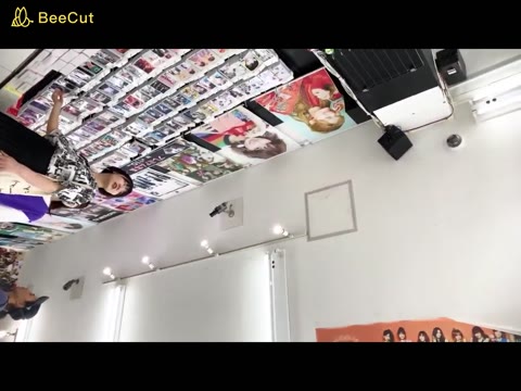         【究極】超ド迫力純白パンモロ！！！
    