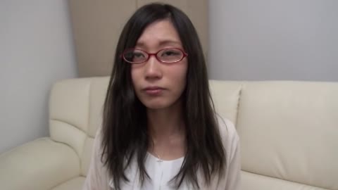         旦那とはセックスれす。赤縁メガネの欲求不満妻が他人棒でよがりまくり
    