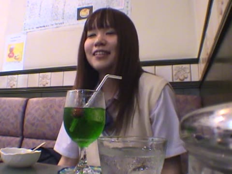         やり手ナンパ師。街でみかけた美巨乳娘を巧みに騙してホテルでハメまくり
    